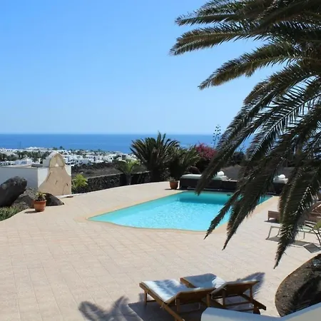 Ferienhaus In Puerto Del Carmen Mit Whirlpool, Garten Und Terrasse Puerto del Carmen (Lanzarote)